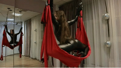 Two Catwomen figure out who is stronger Two Catwomen figure out who is stronger